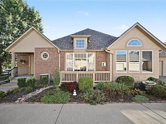 Townhouse for sale in Olathe, Johnson County