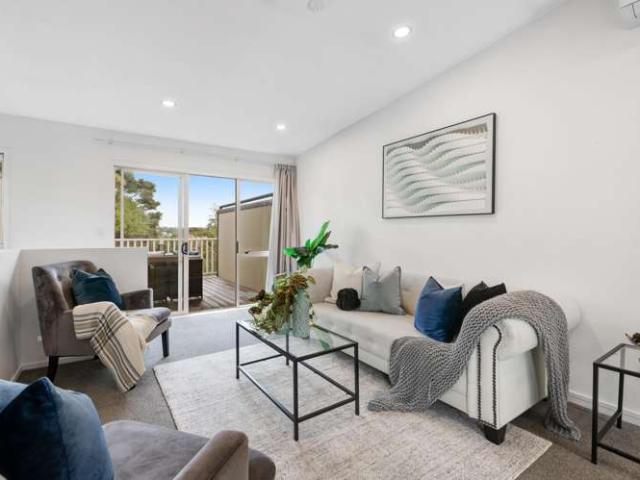 Townhouse for sale in Wairau Valley