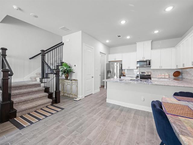 Townhouse for sale in Farmers Branch, Texas