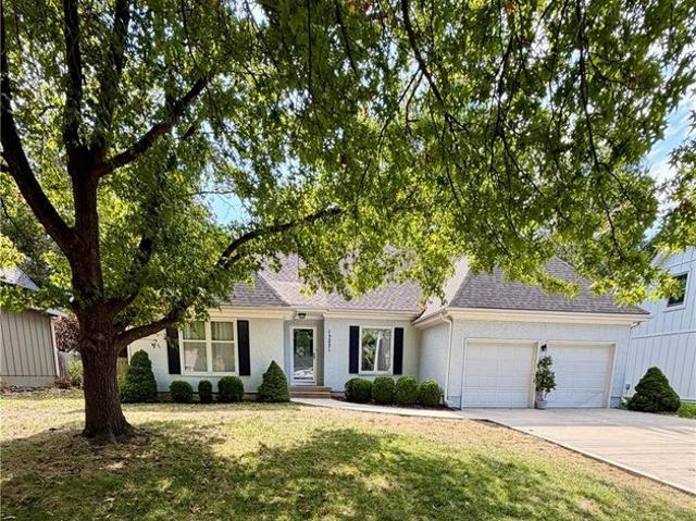 House for sale in Lenexa, Johnson County