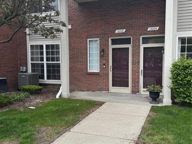 Townhouse for sale in Clinton Township, Michigan