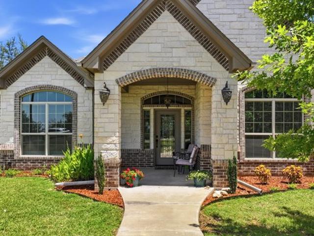 House for sale in Glen Rose, Texas