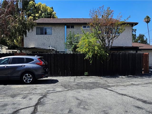 Townhouse for sale in Monrovia, Los Angeles County