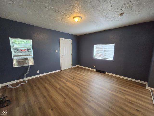 House for sale in Near Eastside, Camby