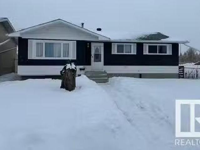 House for sale in Wedgewood, Alberta