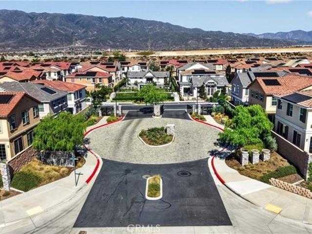 Condo for sale in Fontana, San Bernardino County