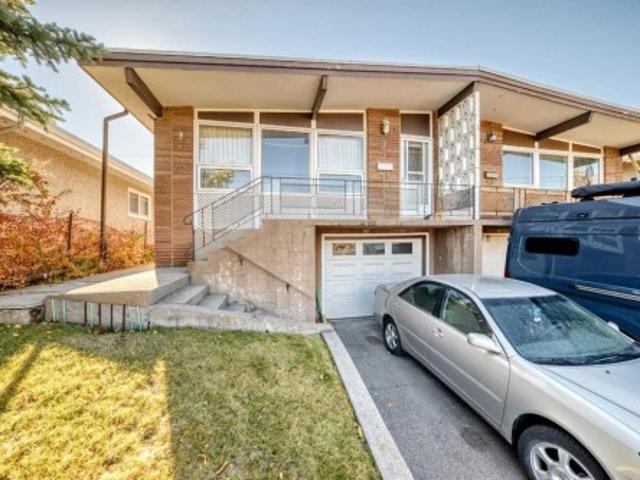 House for sale in Capitol Hill, Calgary