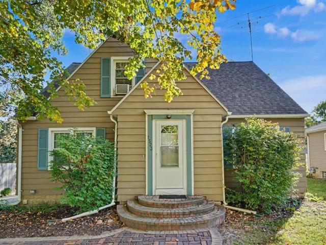 House for sale in Waterloo, Black Hawk County