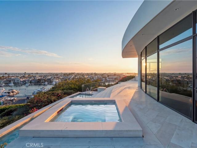 House for sale in Corona Del Mar, California