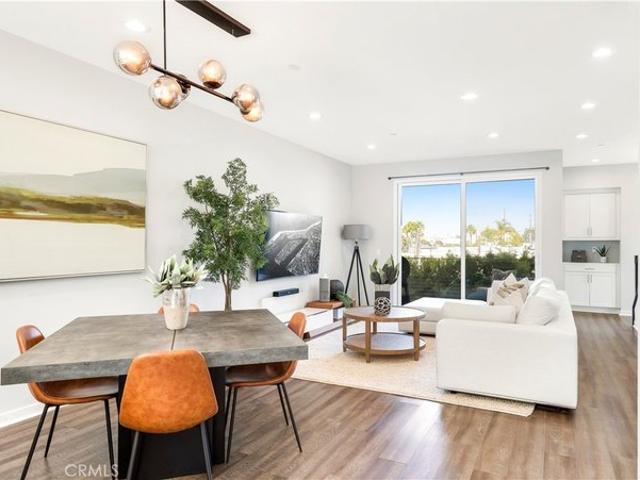 Condo for sale in Costa Mesa, California