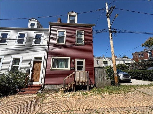 Townhouse for sale in Pittsburg, Pennsylvania