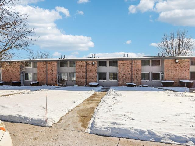 Condo for sale in Waukesha, Wisconsin