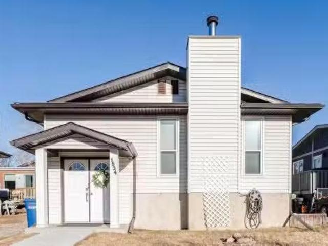 House for sale in Airdrie, Alberta