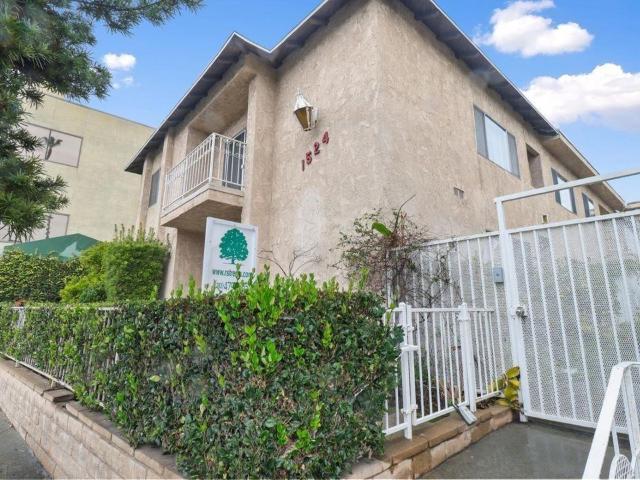 Apartment for rent in Canoga Park, California