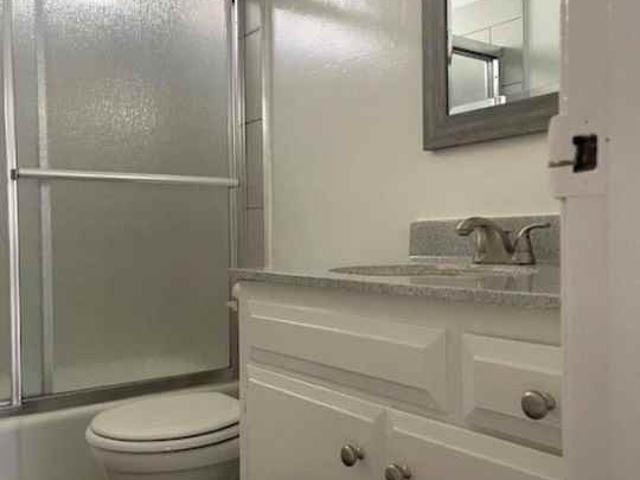 Apartment for rent in Canoga Park, California