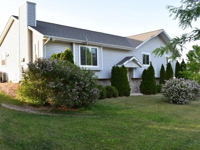 House for sale in Hartford, Wisconsin