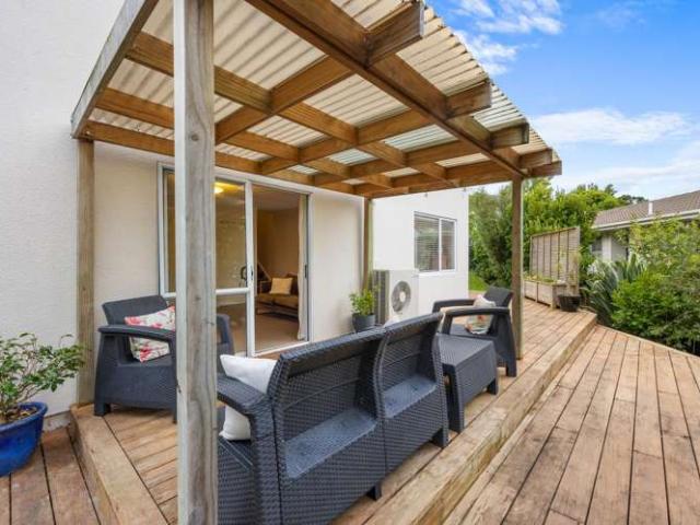 House for sale in Oratia, Oroua County