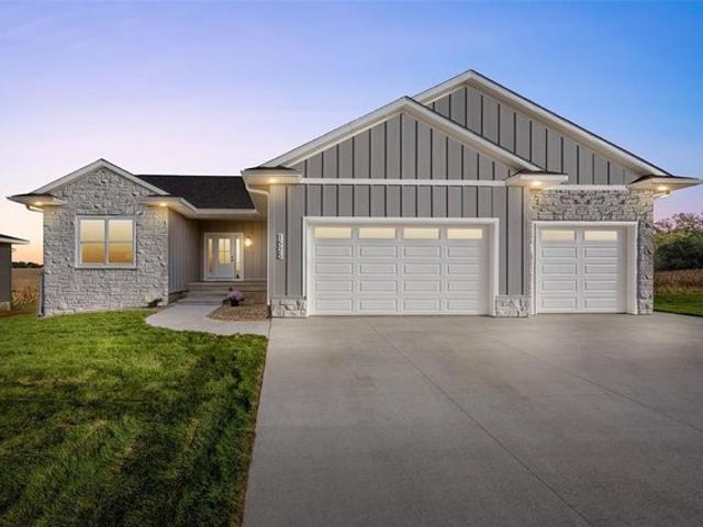 House for sale in Linn, Iowa