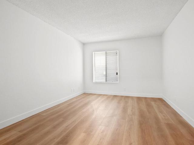 Apartment for rent in Canoga Park, California
