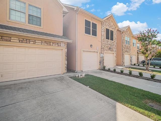 Townhouse for sale in Fort Worth