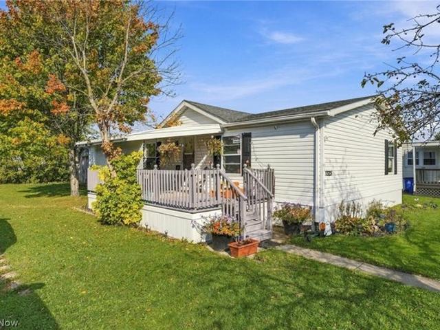 House for sale in Camelot Village, Streetsboro
