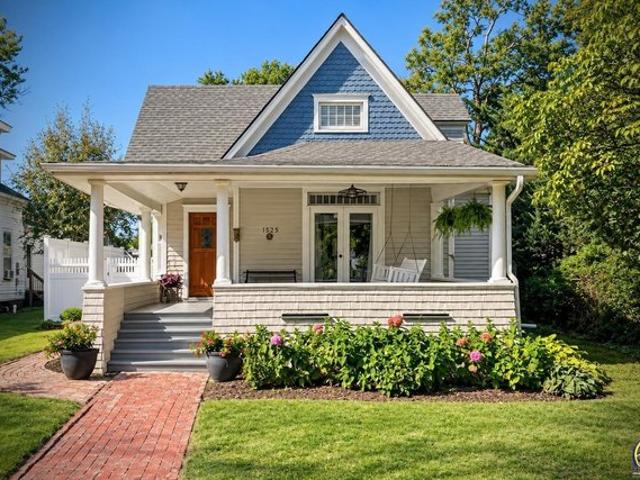 House for sale in College Hill, Topeka