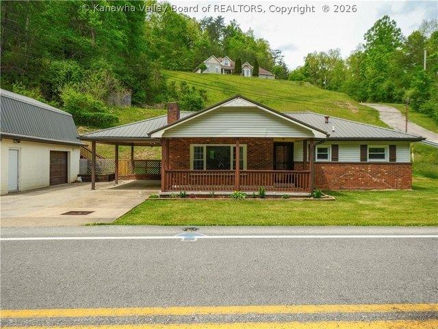 House for sale in Clendenin, West Virginia