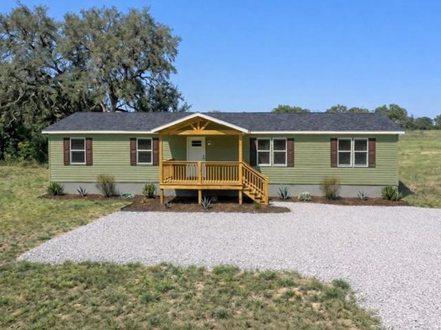 House for sale in Dime Box, Texas