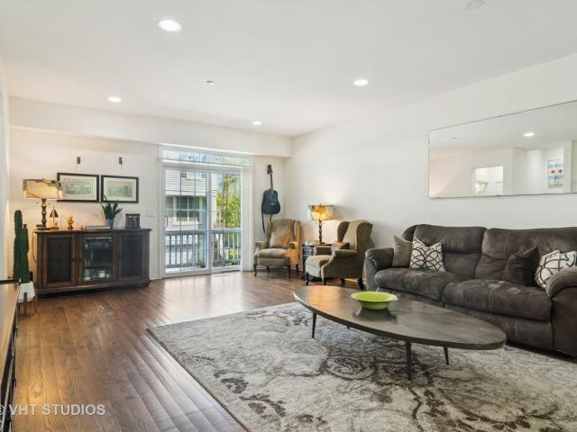 Townhouse for sale in Arlington Heights