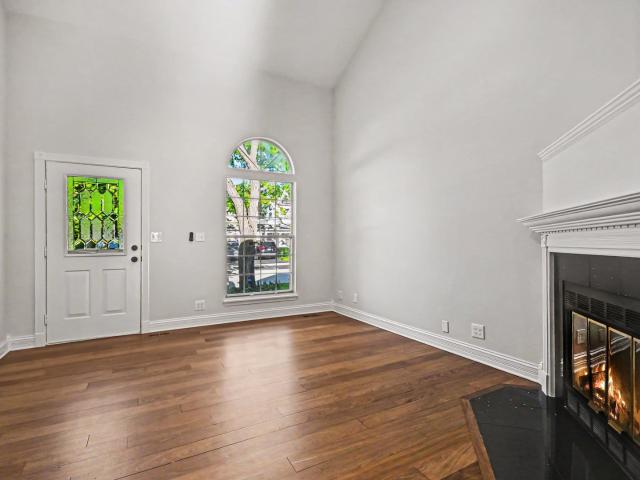 Townhouse for sale in Westmont, Illinois