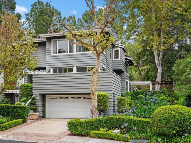 Condo for sale in Westlake Village, California