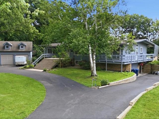 House for sale in Lincolnshire, Lake County