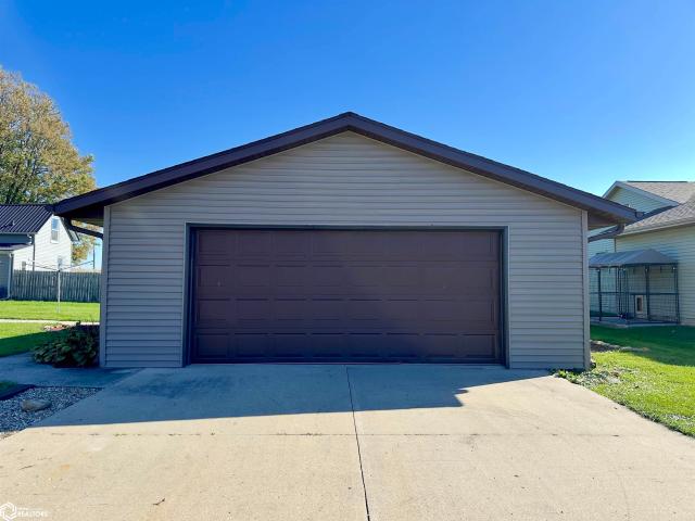 House for sale in Grinnell, Poweshiek County