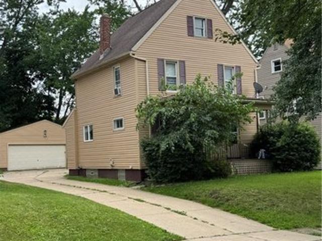 House for sale in Summit, Ohio