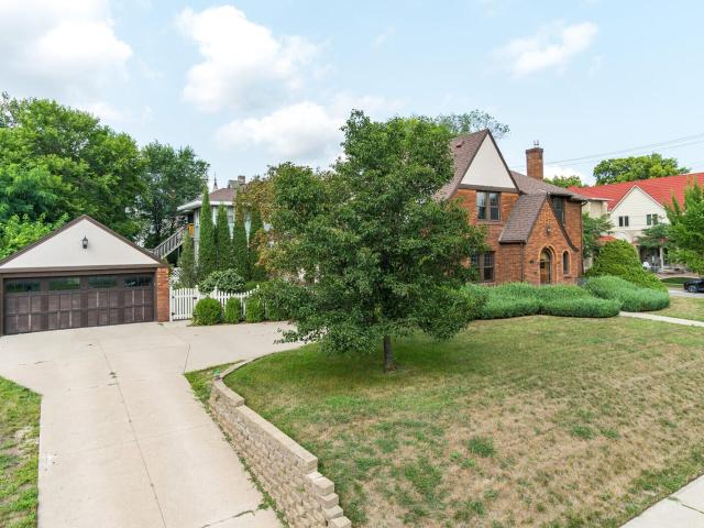 House for sale in Downtown, La Crosse