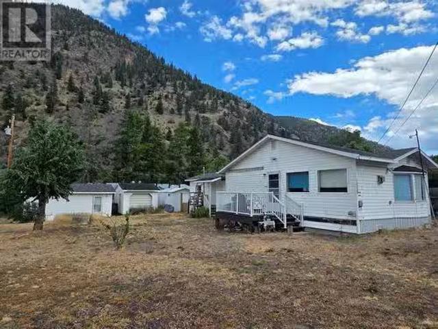 House for sale in Olalla, British Columbia