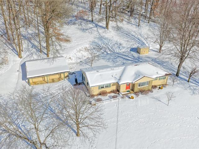 House for sale in New Bedford, Pennsylvania