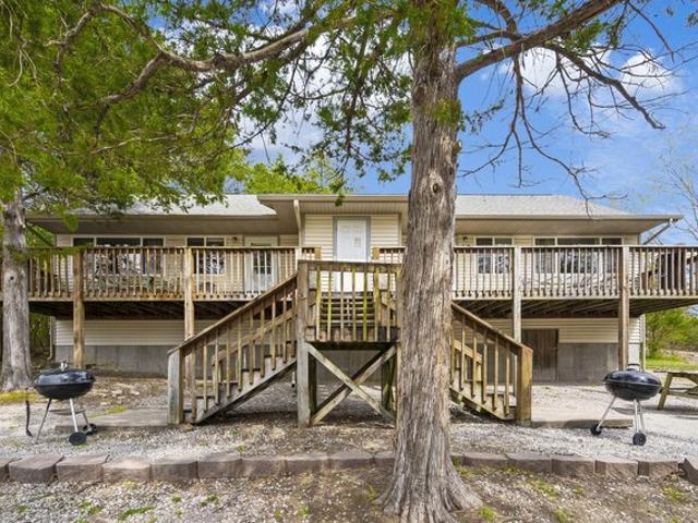 House for sale in Stone, Missouri