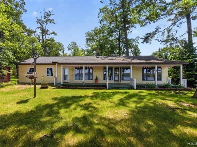 House for sale in Ossineke, Michigan