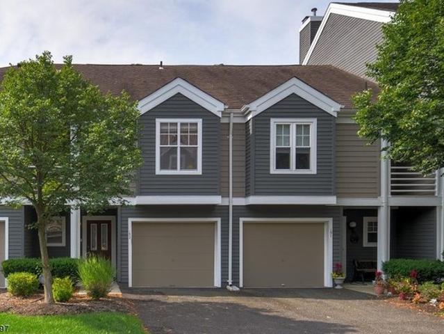 Townhouse for sale in Bridgewater, New Jersey