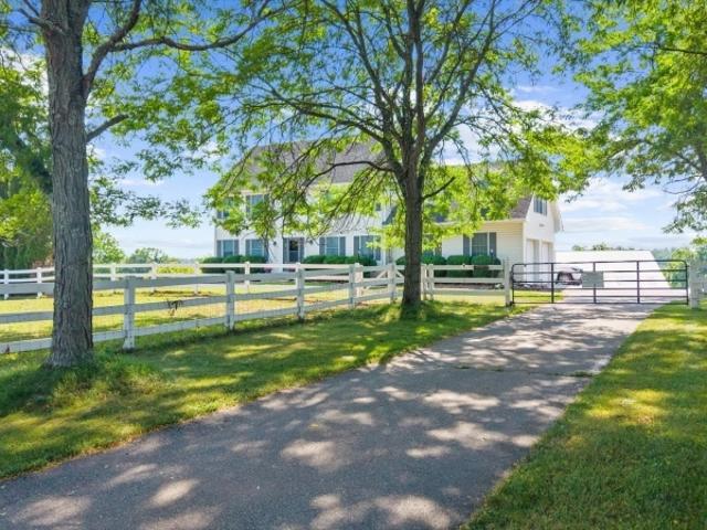 House for sale in Pittstown, New Jersey