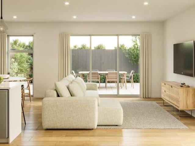 Townhouse for sale in Chaslands, Canterbury