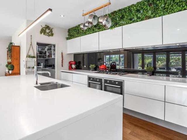 Property for sale in Charing Cross, Canterbury
