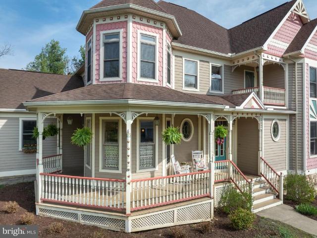 House for sale in Lemont, Pennsylvania