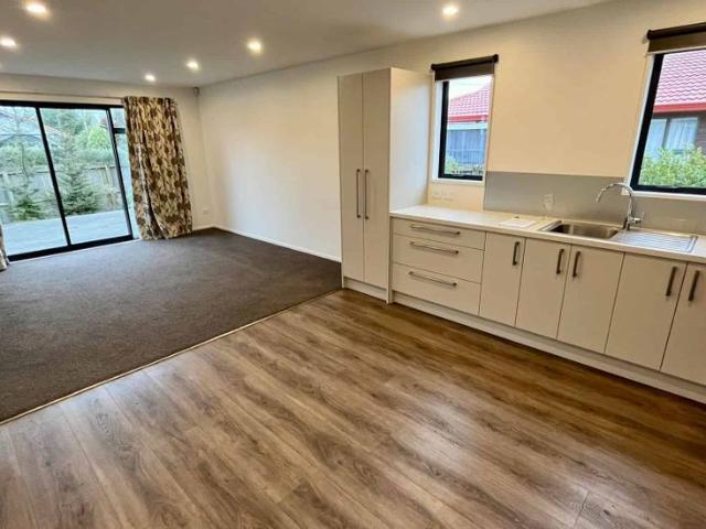 Townhouse for rent in Heathcote, Canterbury