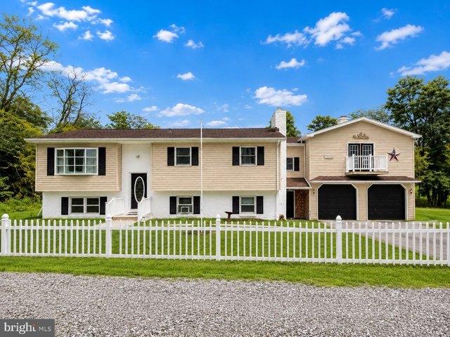 House for sale in New Oxford, Adams County