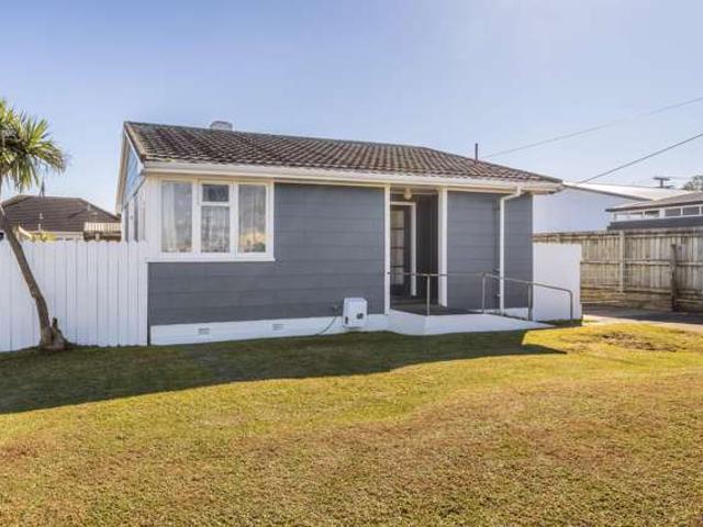 House for sale in Castlecliff, Whanganui