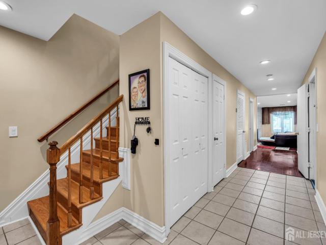 Townhouse for sale in Old Bridge