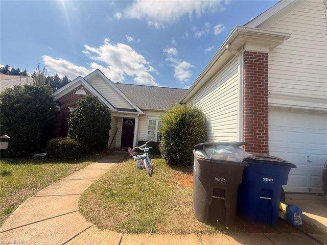 House for sale in Pfafftown, North Carolina
