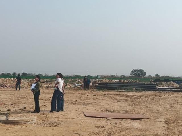 Land for sale in Hariana